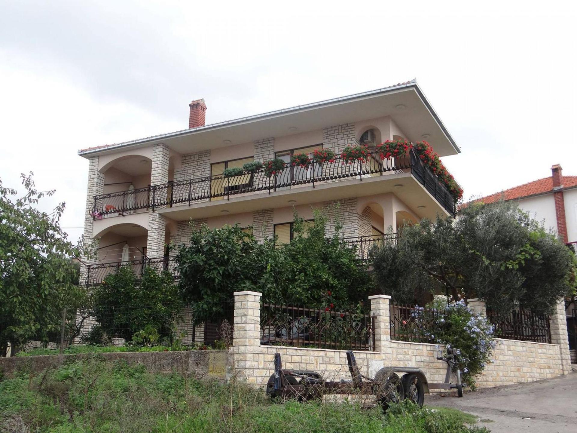 Apartment Bareta Трогір Екстер'єр фото
